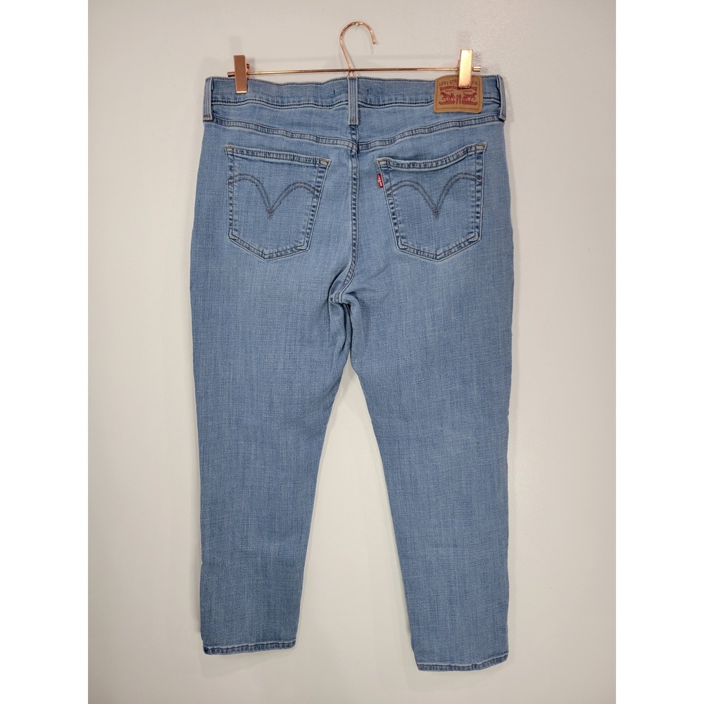 Levi's Womens Boyfriend Jeans Light Wash Blue Cropped Relaxed Fit Size 32 - Picture 4 of 6